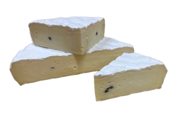 Rohmilchbrie mit grünem Pfeffer